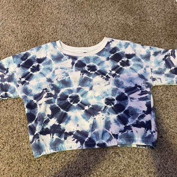 This is an old navy tie-dye shirt.Good for kids on a chilly day. - Picture 1 of 5